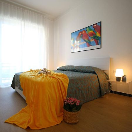 Il Mare In Piazza Apartment Albisola Superiore Bagian luar foto