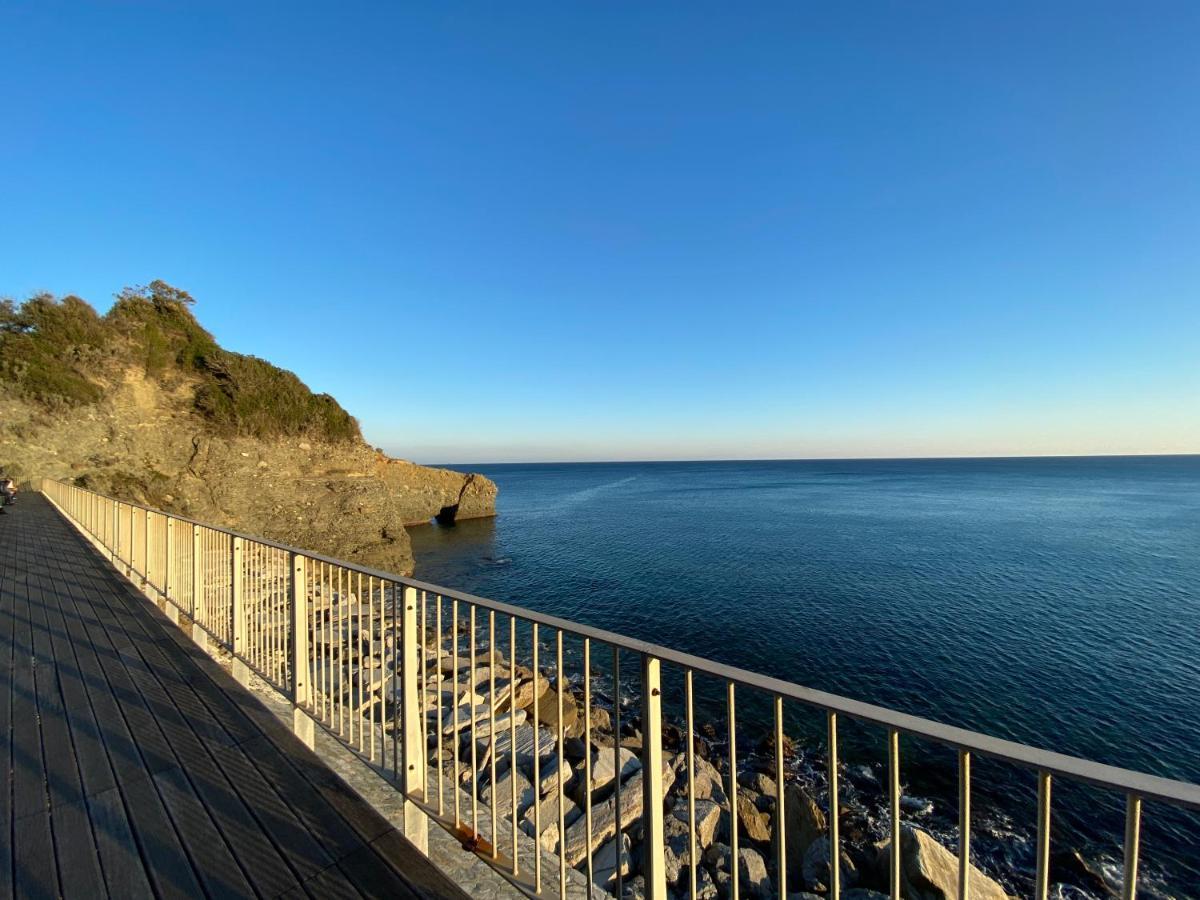 Il Mare In Piazza Apartment Albisola Superiore Bagian luar foto
